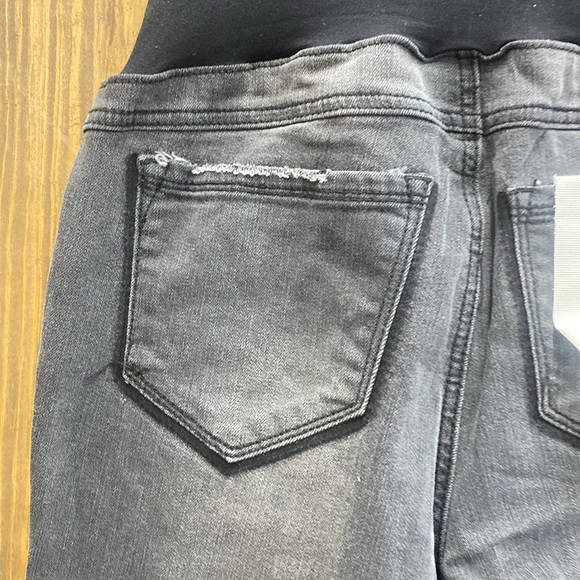 1822 Denim Maternity Jeans - Picture 9 of 10